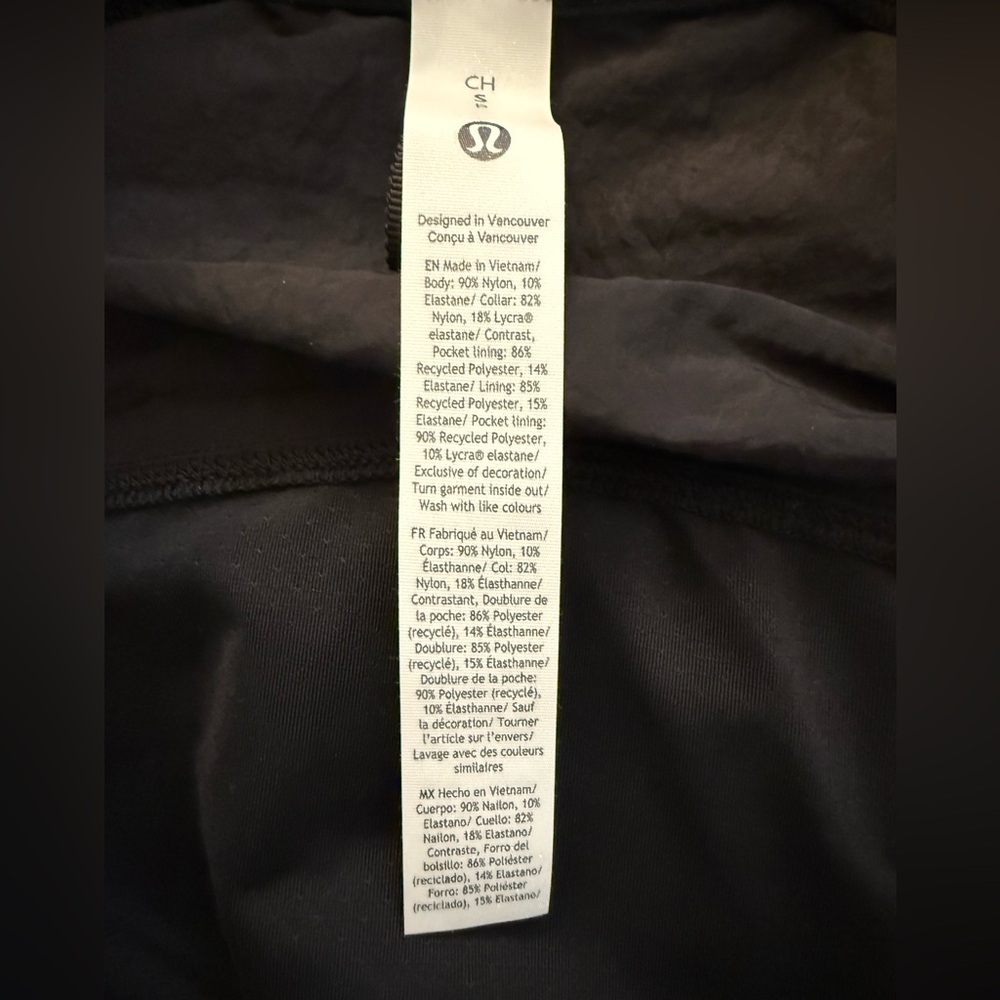 NWT lululemon Crinkle Nylon Track Jacket Wordmark Size S | Water-Repellent - Picture 10 of 12